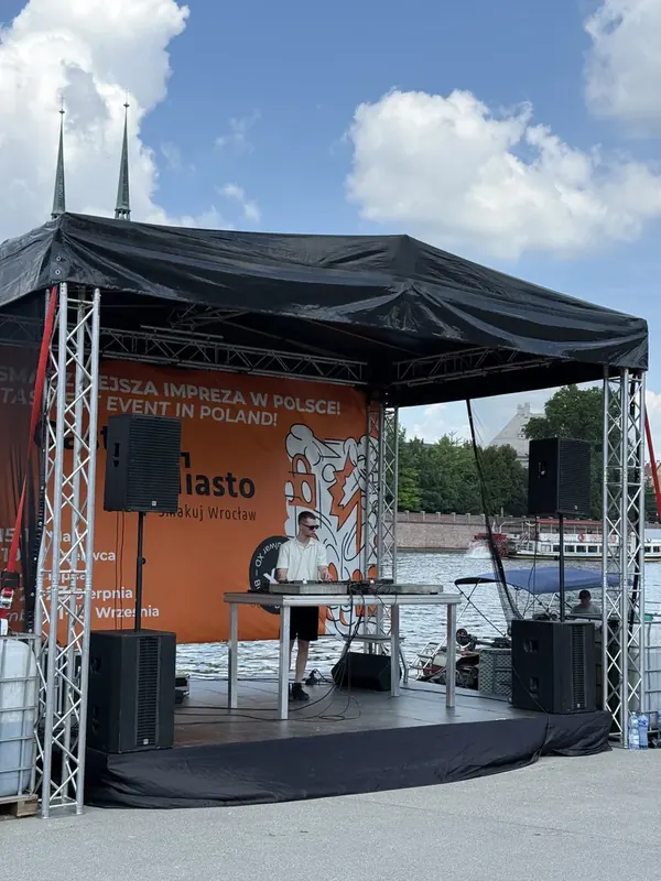 Scena 6×4 m i nagłośnienie Gastro Miasto na Bulwarze Dunikowskiego